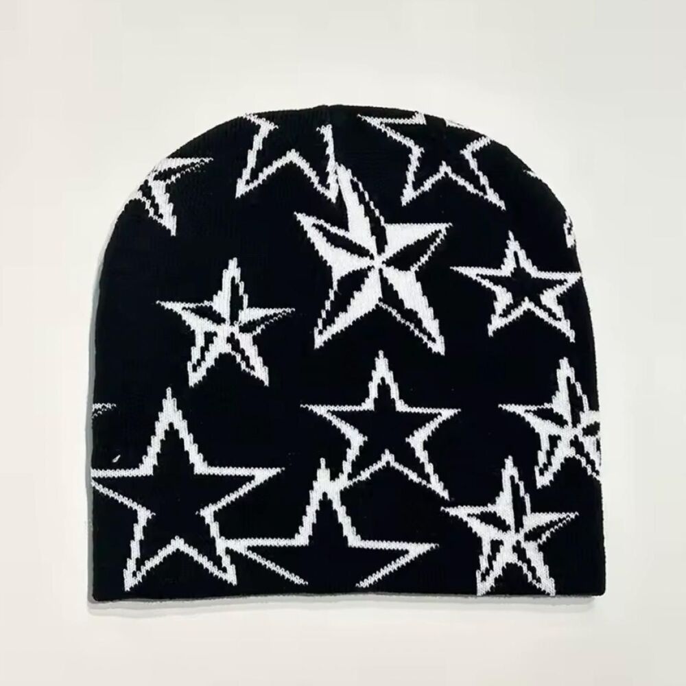Black star beanie